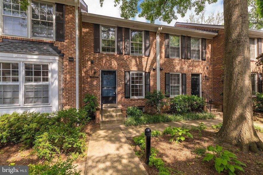 Photo - 2440 S Walter Reed Dr
