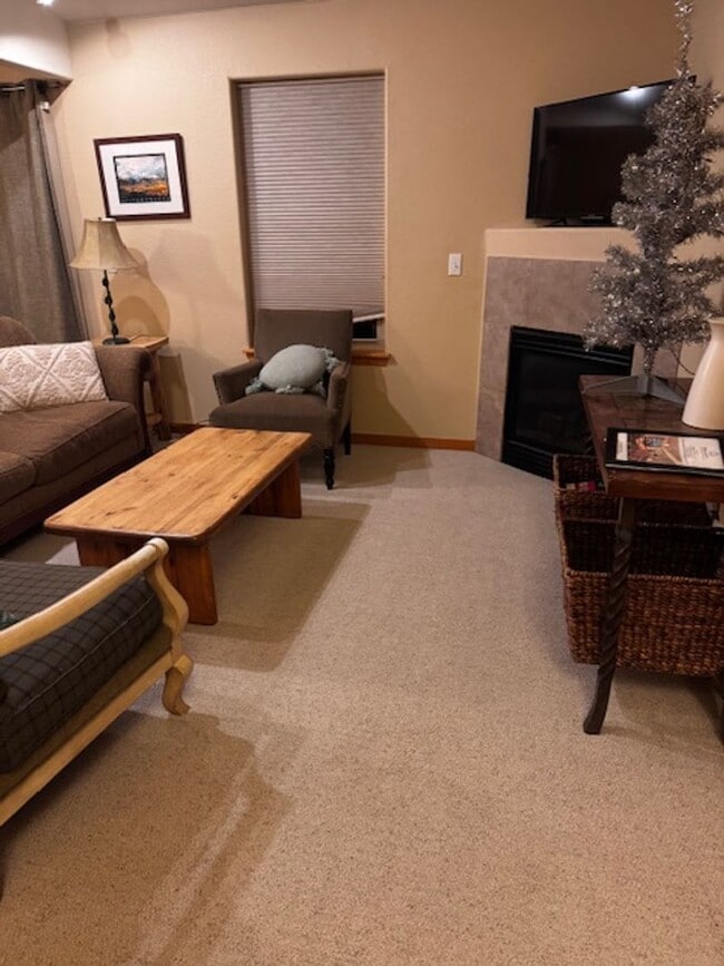 Building Photo - Winter Lease- VIEWS GALORE!- Furnished Pro... Rental