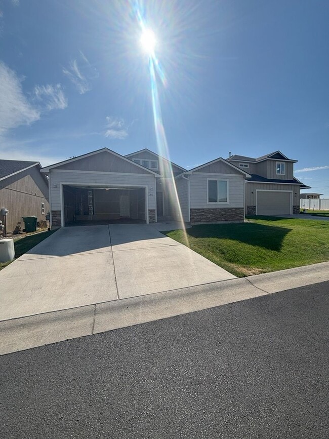 Beautifully Maintained 3-Bed, 2-Bath Home ... - Beautifully Maintained 3-Bed, 2-Bath Home ...