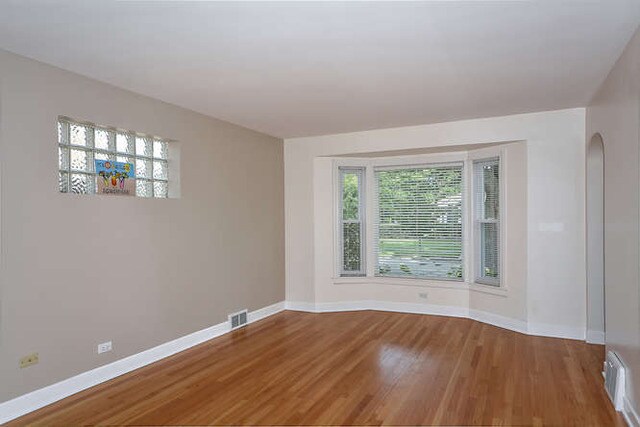 Photo - 2140 Dobson St