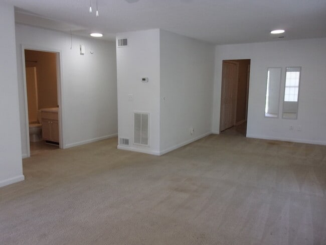 Photo - 2 Bedroom 2 Bath Duplex near Cherry Park Unit 1073