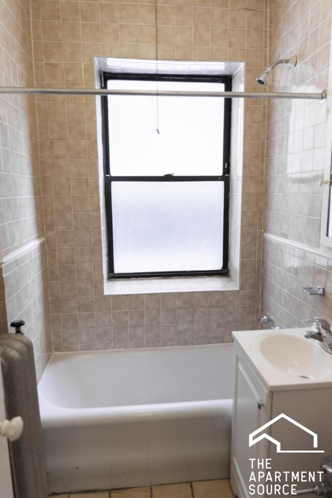 Photo - 540 W Briar Pl Unidad 2C
