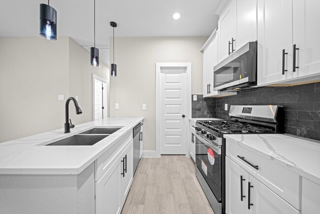 Photo - 929 Green Meadow Ln