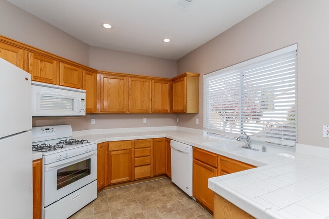 Photo - 1070 Warm Canyon Way