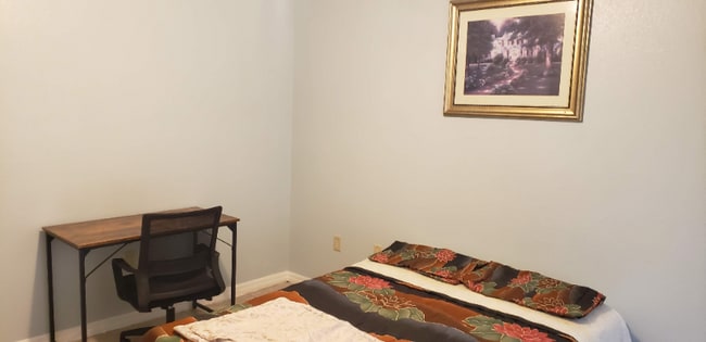 Photo - 1113 E Oak St Unit 3