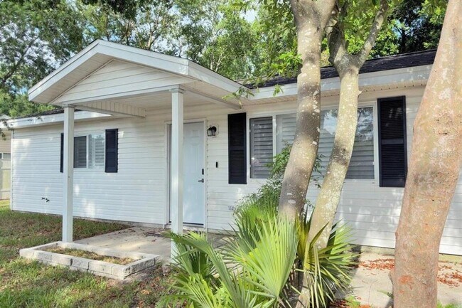 Building Photo - 6500 SW 60th Ave