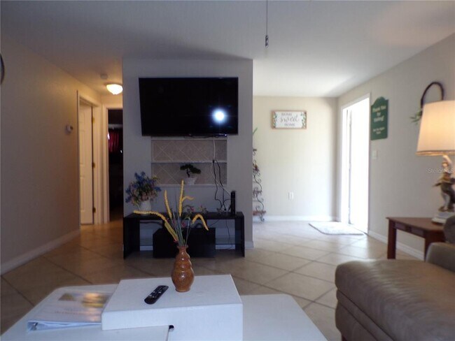 Photo - 182 Chelsea Ct NW