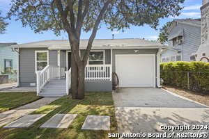 Building Photo - 1912 Santa Anna St Rental