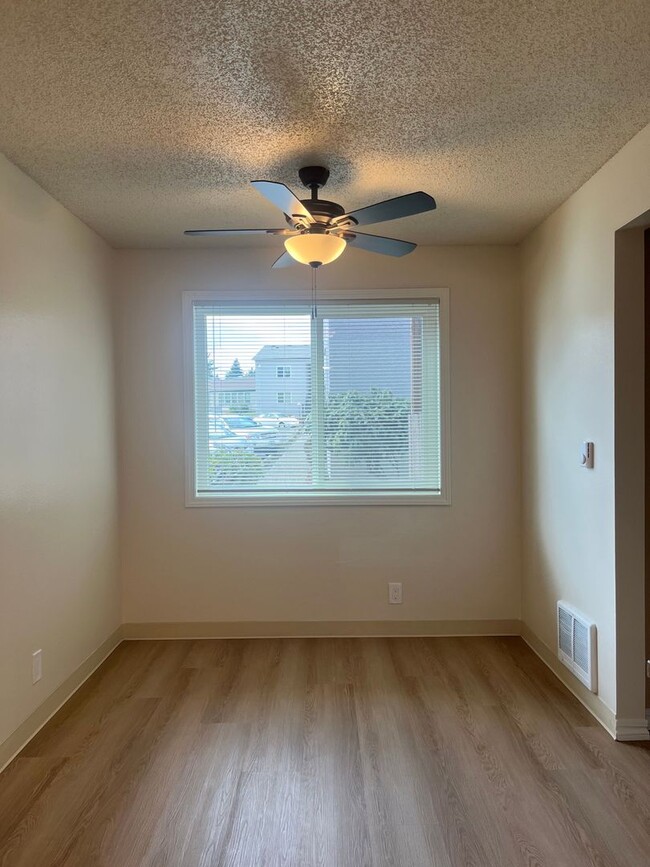 Photo - 1 Bed • 1 Bath Downstairs Unit - Updated Flooring Unidad 3444-39