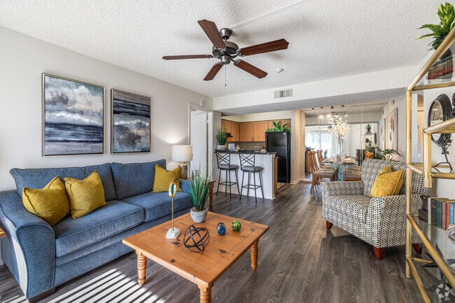 2BR, 2BA - 1,130SF - Living Room