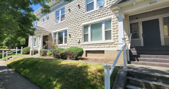 Photo - 8007-8015 N Denver Ave Unidad 06