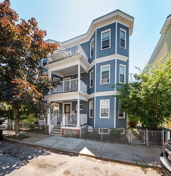 Building Photo - 47 St Margaret St Unit #2