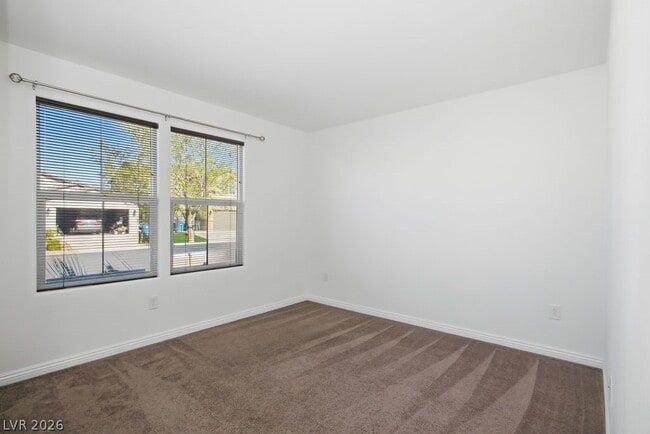 Photo - 315 Basin Fls St