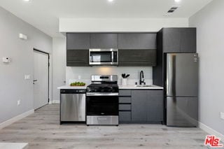 Photo - 15106 Roxford St