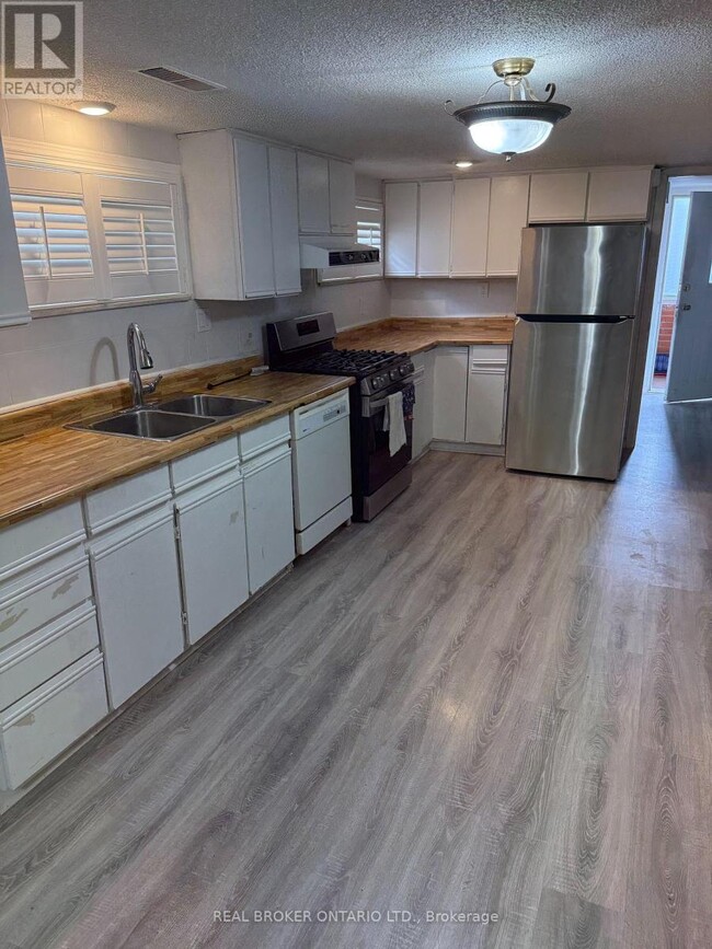 Photo - 136 Cabana Dr