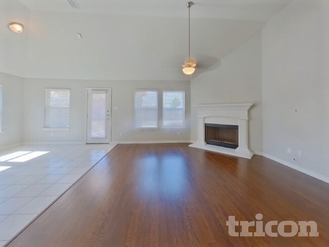 Photo - 125 Acadia Ln