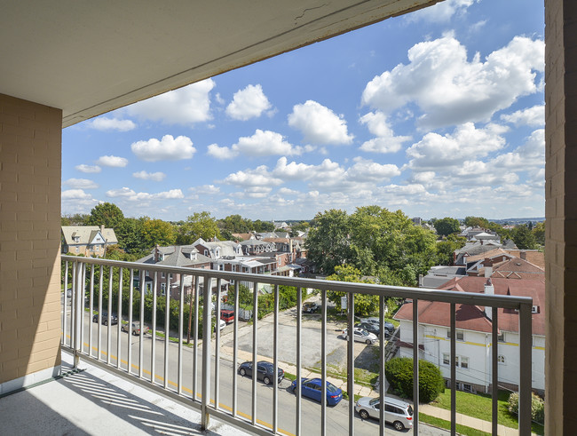 Private Balcony - Hamilton Hall Apartments