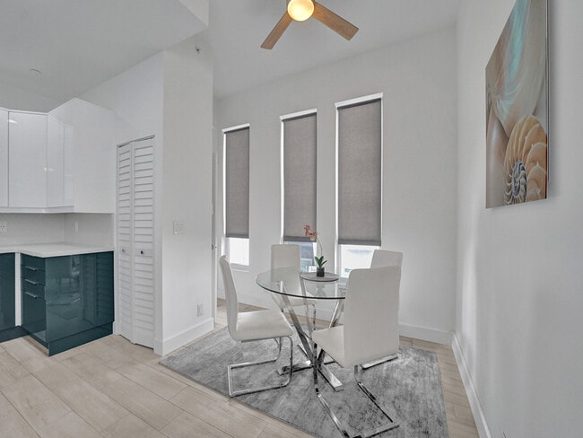 Photo - 703 SE 16th Ct