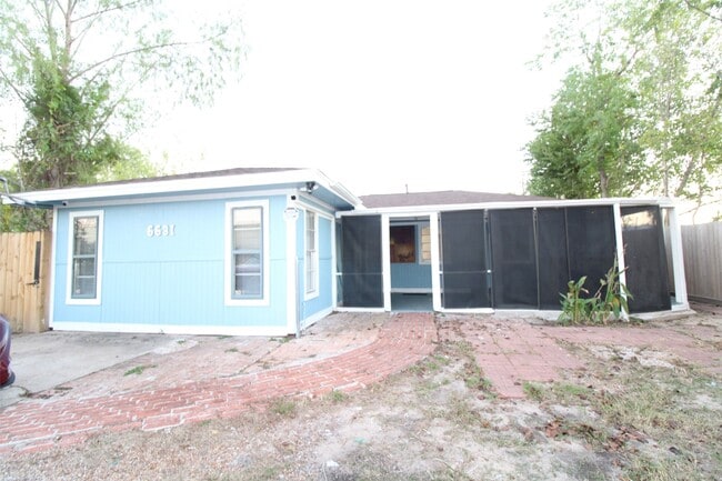 Building Photo - 6631 Castlebay Dr