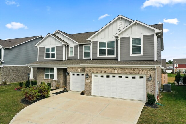 Photo - Fenced Yard, Zionsville Schools, Pet Friendly