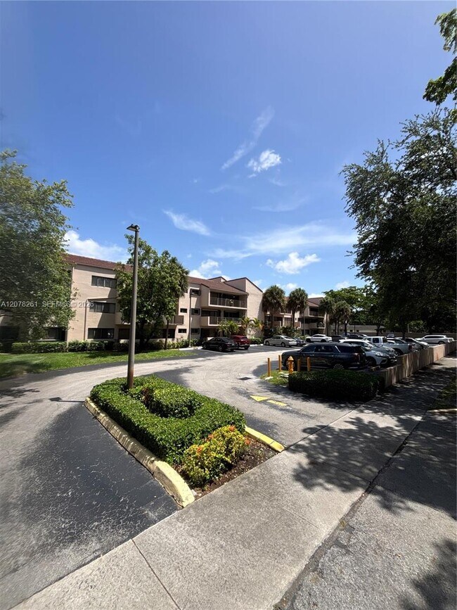 6305 Gage Pl Unidad 309A