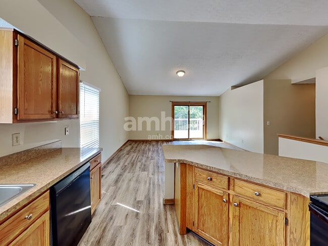 Photo - 4831 Ballentine Dr