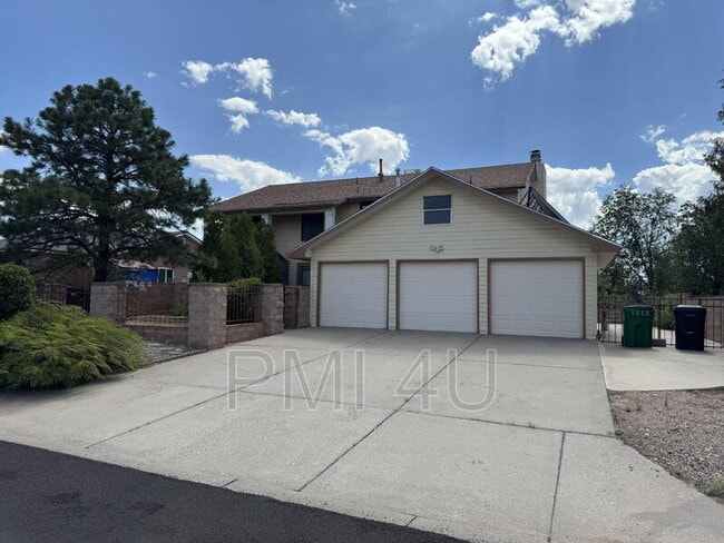 Building Photo - 10412 La Paz Dr