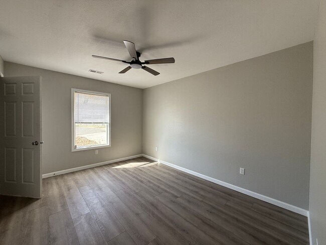 Photo - 156 Perseverance Dr Unit 1