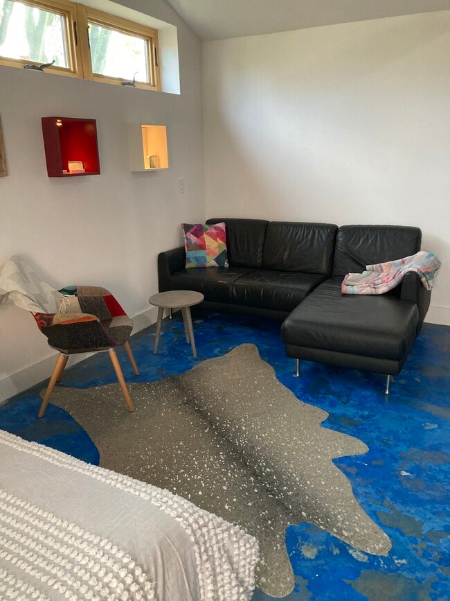 Photo - 3649 Grand View Blvd Unit Artsy Studio