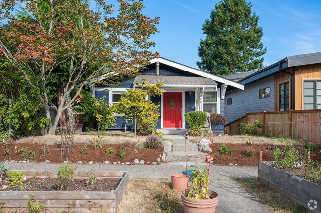 Building Photo - 5228 40th Ave SW Rental