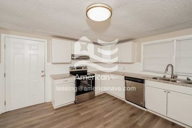 Photo - 487 6th Ave SW