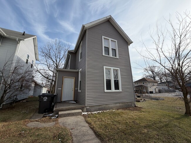 Building Photo - 3407 Fairfield Ave Unit Apt 101