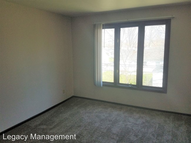 Crestwood Apartments