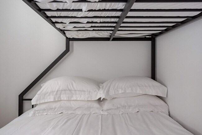 Photo - 1384 Ridge Ave Unit ID1314968P