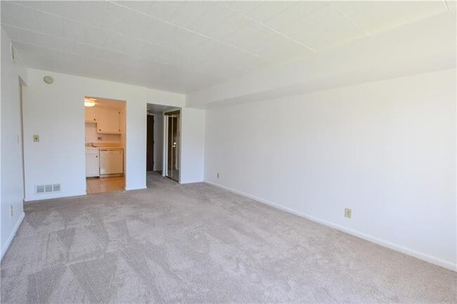 Photo - 312 Forest Green Dr