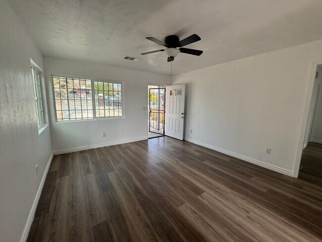 Photo - Charming 3 bedroom 1 bathroom