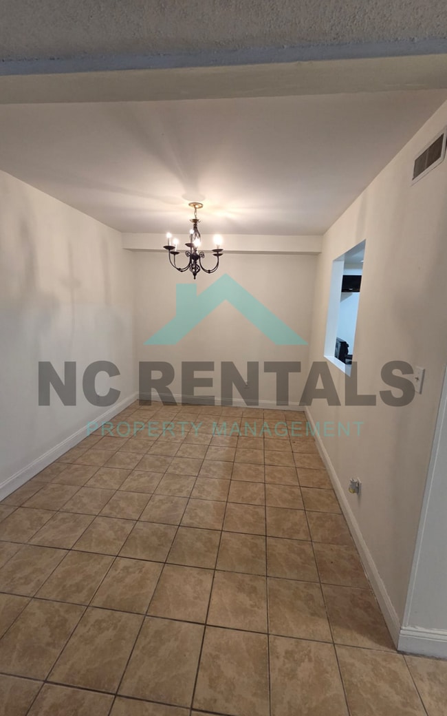 Photo - 7000 Longstreet Dr Unit C