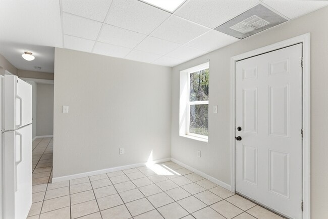 Photo - 3300-3374 Valley View Drive - 3332