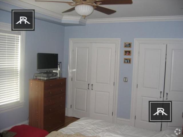 Building Photo - 4 bedroom in Brighton MA 02135 Unit 1 Rental