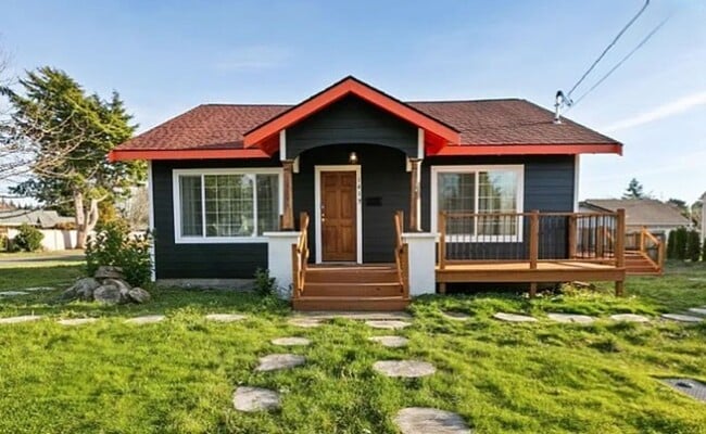 Building Photo - Classic Meets Modern Two-Bedroom, one bath Home in the Columbia Neighborhood