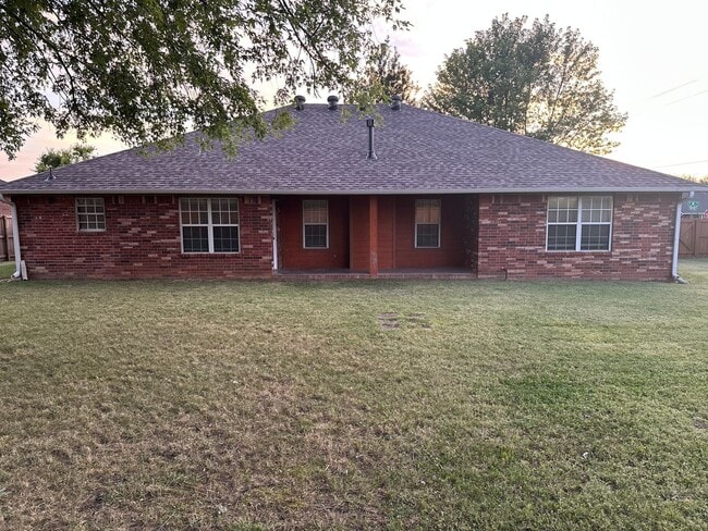 Photo - Available August 1st! 3-Bedroom, 2-Bathroom Home in East Rogers