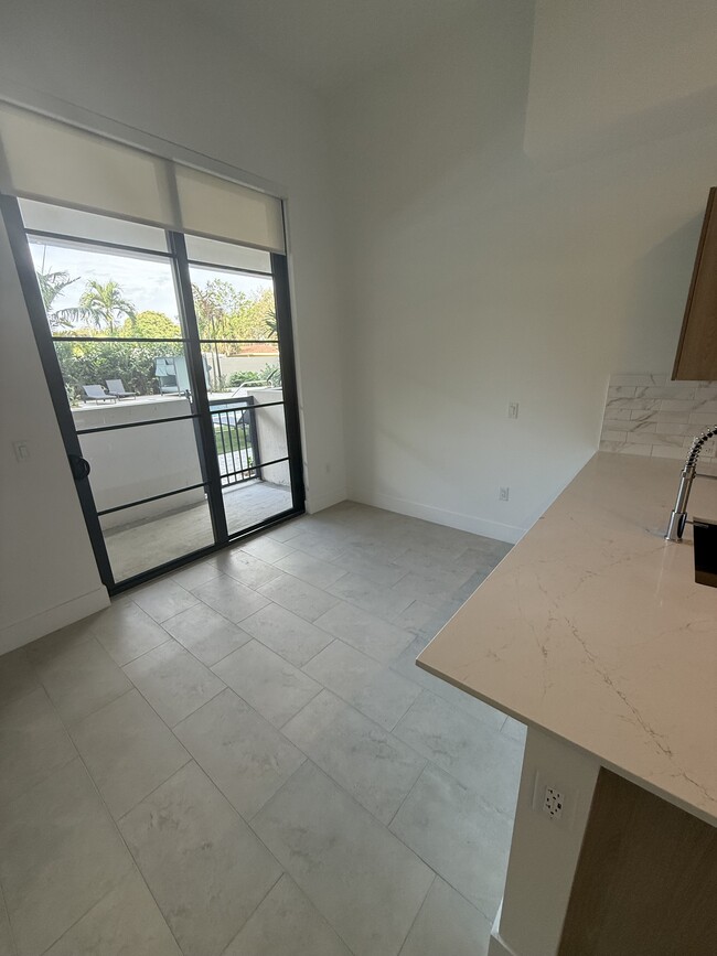 Photo - 2507 NE 182nd St Unit A2