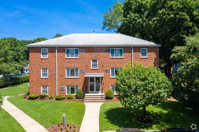 Brattle Drive Apartments