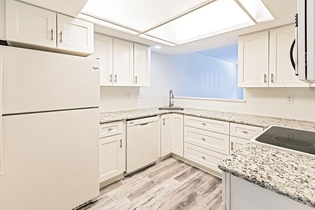 Photo - 2 bedroom, 2.5 bath townhome in Pike Creek