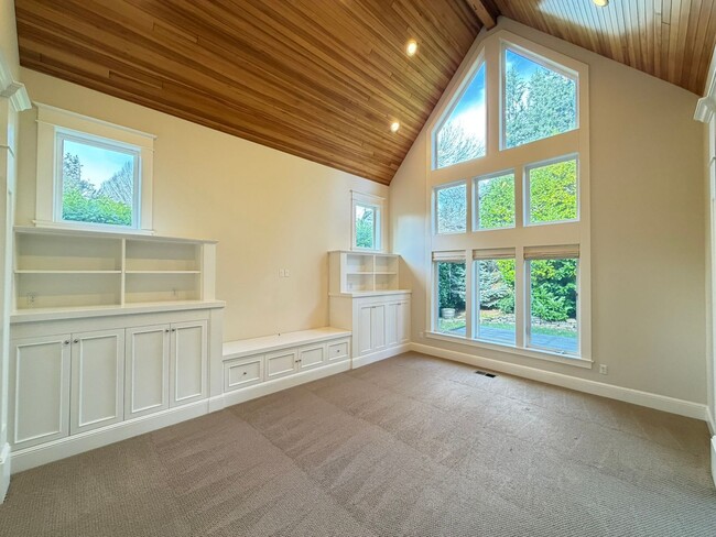 Photo - Gorgeous Custom Home In the Uplands Neighborhood. 4bd plus office. 2944sf.