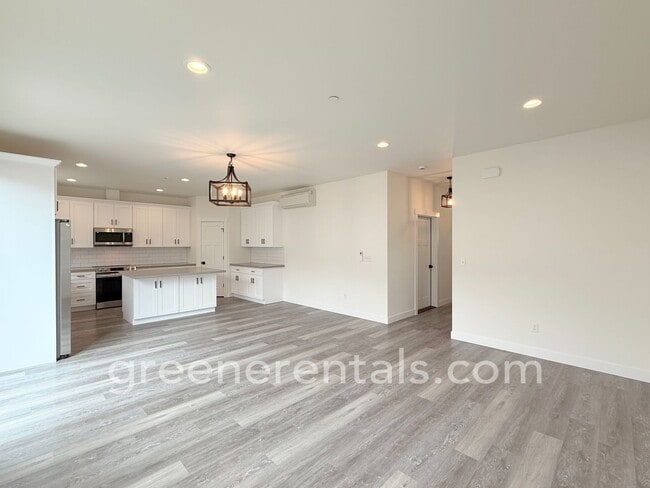 2545 Natola Dr SE