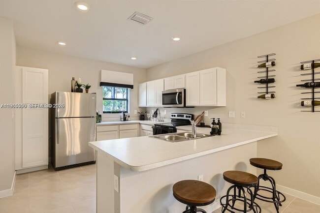 Photo - 445 NE 1st St