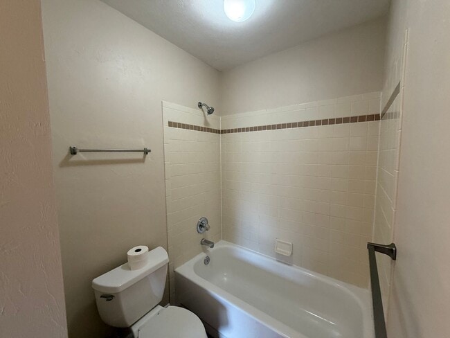 Photo - 3 Bed 2 Bath Home in Edgewood!