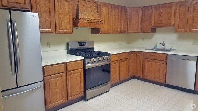 Building Photo - 205 1/2 Charles St Unit 2 Rental