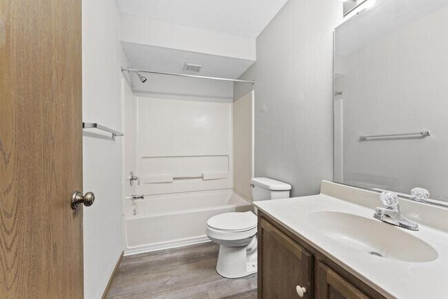 Photo - 2136 Stirrup Ln